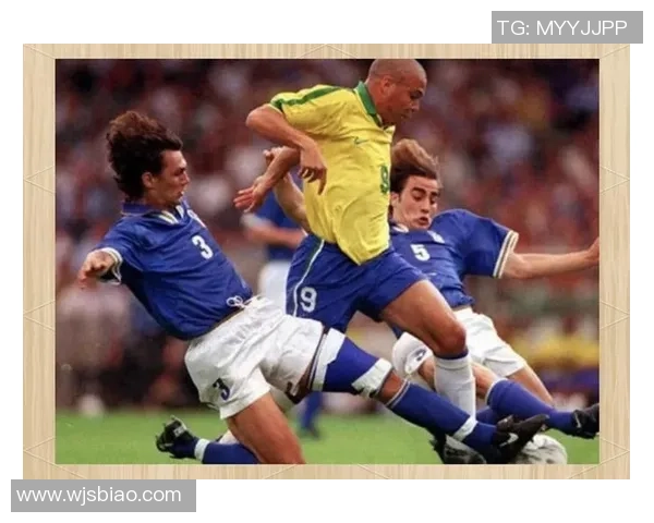 历史百大足球球星排名解析及其传奇成就回顾